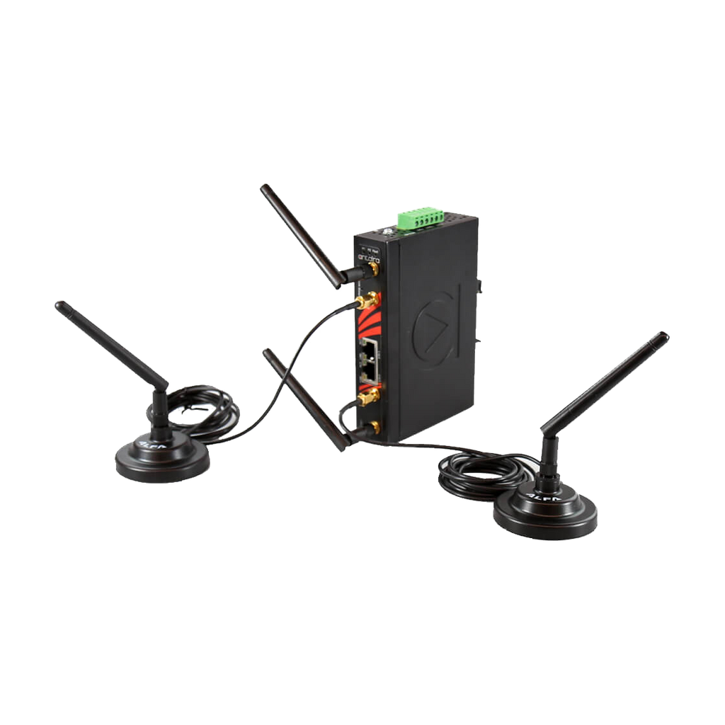 Router industrial Antaira com antenas e bases magnéticas, vista das ligações frontais