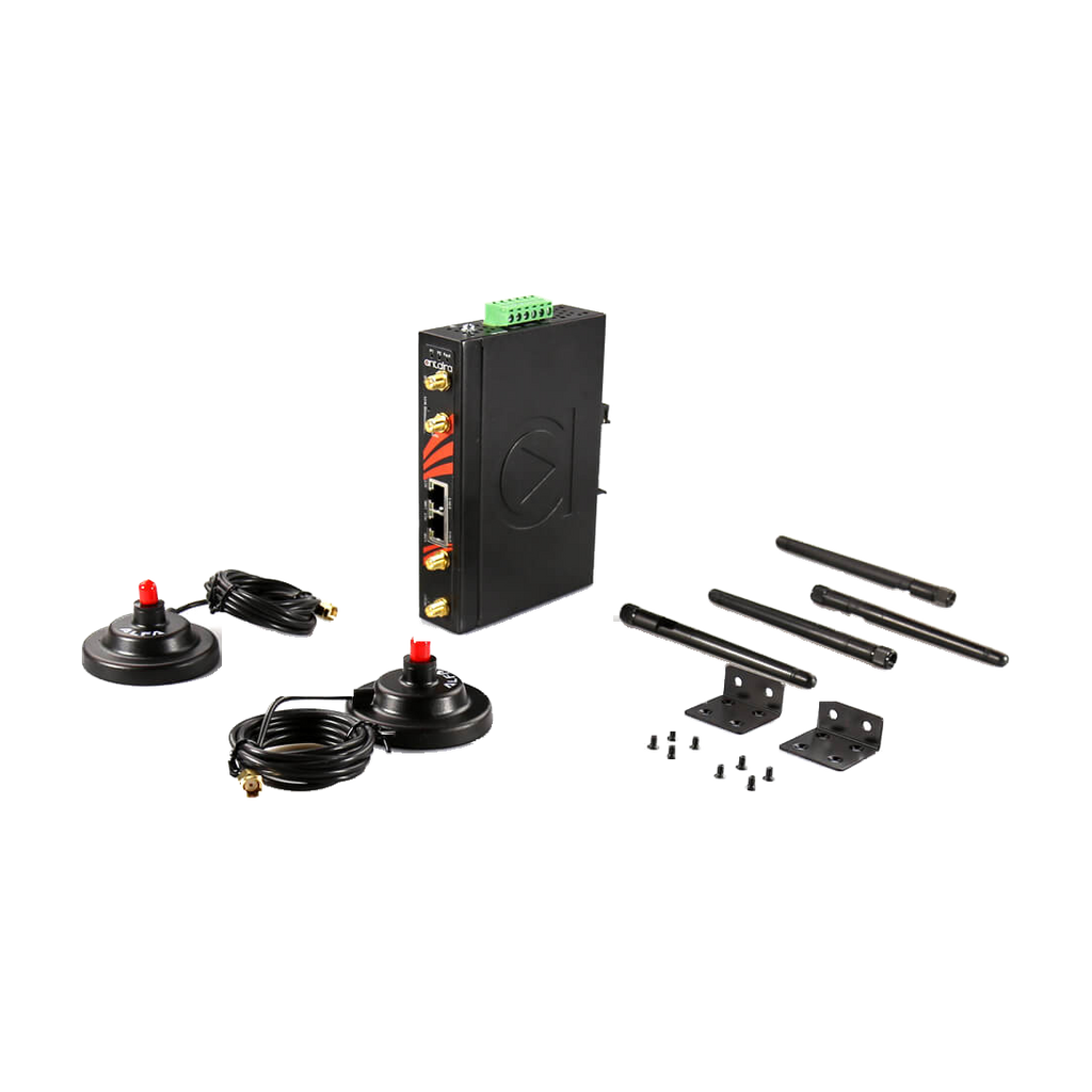 Router industrial Antaira com antenas, bases magnéticas, suportes e parafusos